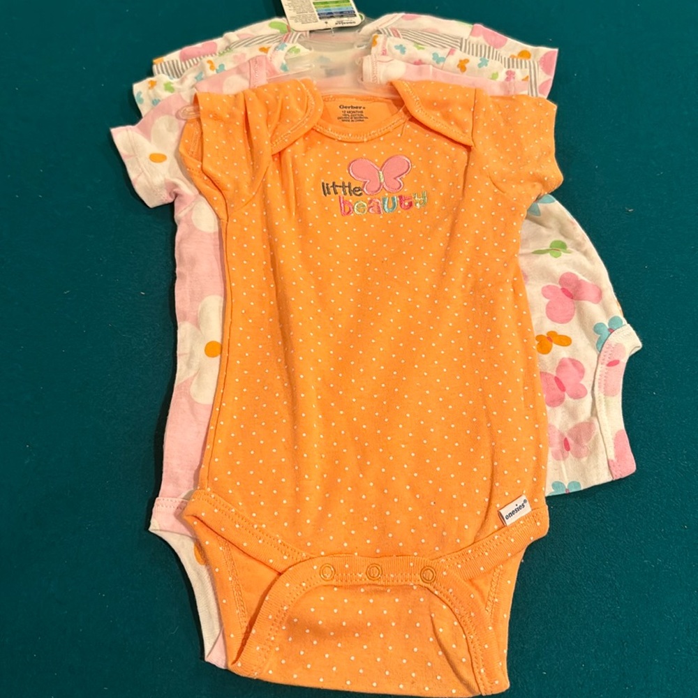 Gerber onesie 5piece